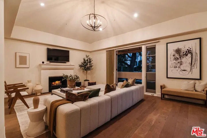 9024 Cynthia Street 204, West Hollywood, California 90069