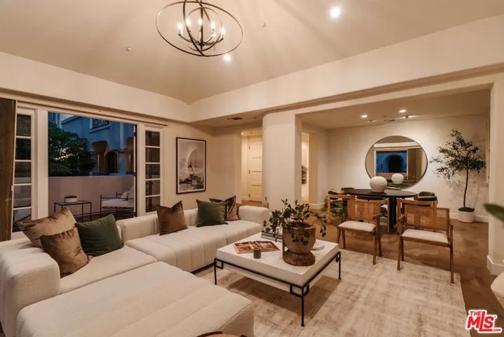 9024 Cynthia Street 204, West Hollywood, California 90069
