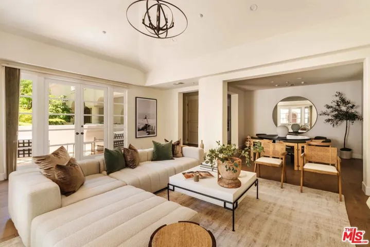 9024 Cynthia Street 204, West Hollywood, California 90069