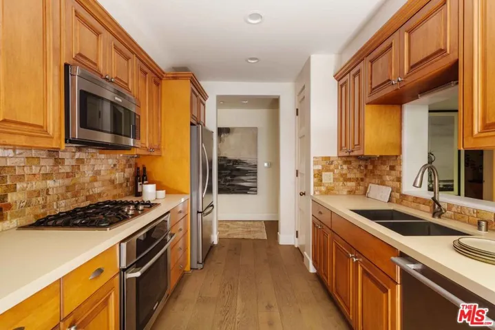 9024 Cynthia Street 204, West Hollywood, California 90069