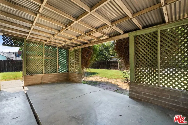 7535 Etiwanda Avenue, Los Angeles, California 91335