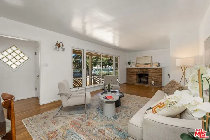 7535 Etiwanda Avenue, Los Angeles, California 91335