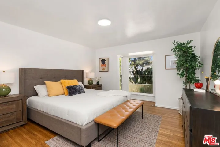 7535 Etiwanda Avenue, Los Angeles, California 91335