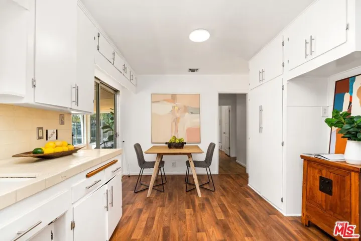 7535 Etiwanda Avenue, Los Angeles, California 91335