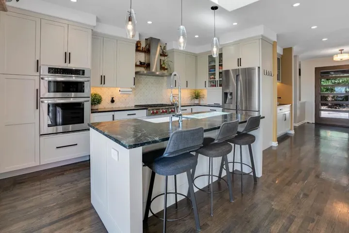 23695 Hutchinson Road, Los Gatos, California 95033