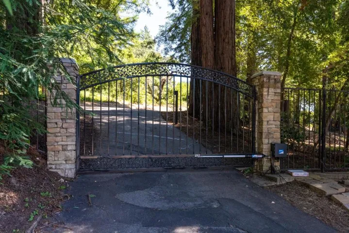 23695 Hutchinson Road, Los Gatos, California 95033