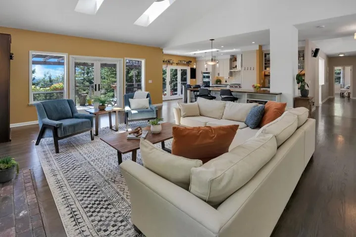 23695 Hutchinson Road, Los Gatos, California 95033