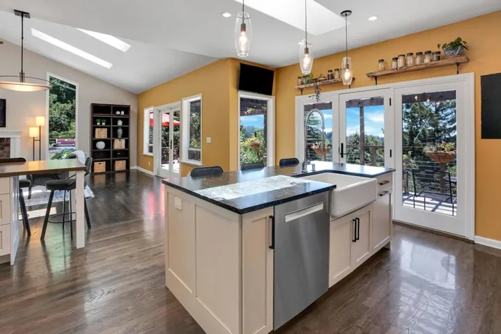 23695 Hutchinson Road, Los Gatos, California 95033