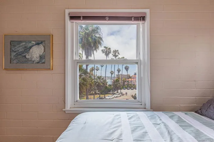 1039 Coast Blvd E, La Jolla, California 92037