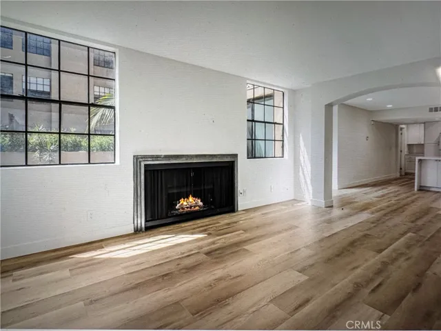 750 N Kings 105, Los Angeles, California 90069