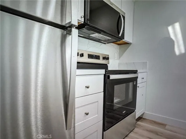 750 N Kings 105, Los Angeles, California 90069