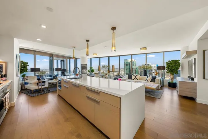 888 W E St 3201, San Diego, California 92101