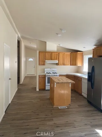 Spacious kitchen