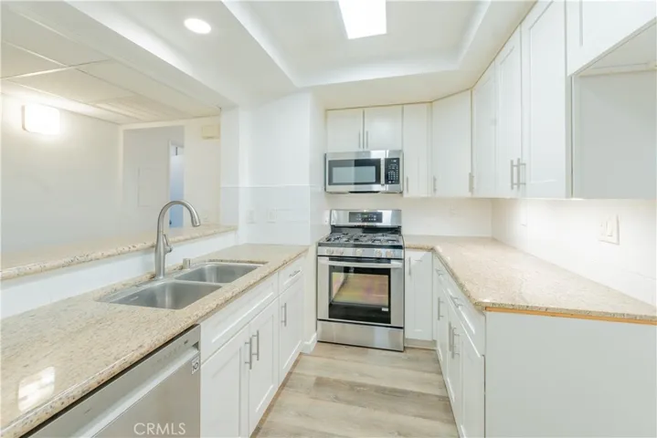 6275 Canoga 61, Woodland Hills, California 91367