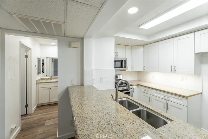 6275 Canoga 61, Woodland Hills, California 91367