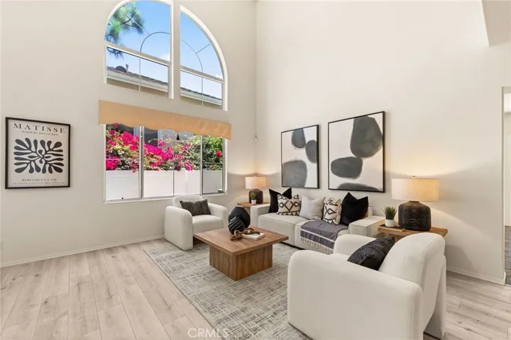 Large windows for ample natural lights