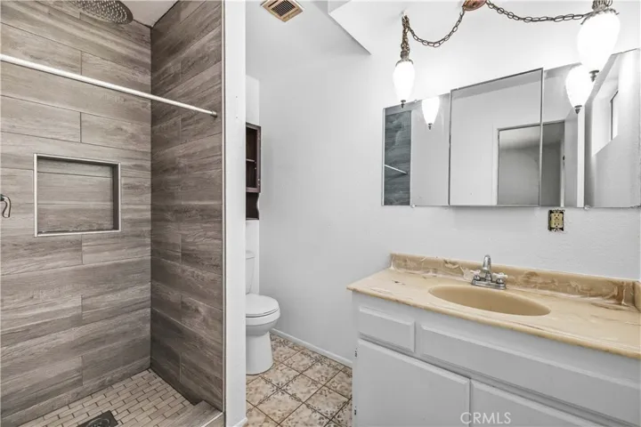 38442 3rd St E E, Palmdale, California 93550