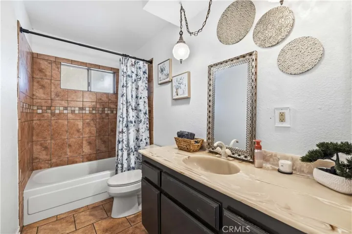 38442 3rd St E E, Palmdale, California 93550