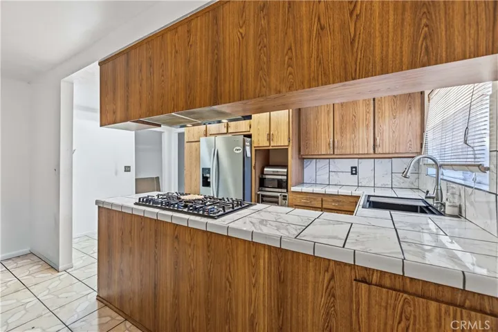 38442 3rd St E E, Palmdale, California 93550