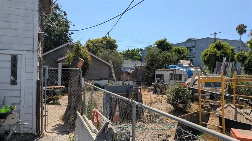 946 S Ash, Inglewood, California 90301