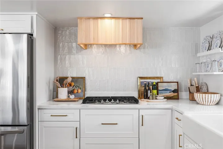 8 Saratoga, Newport Beach, California 92660