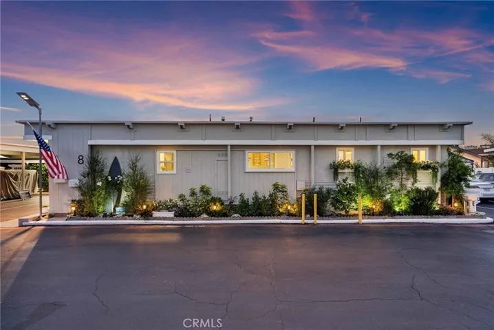 8 Saratoga, Newport Beach, California 92660