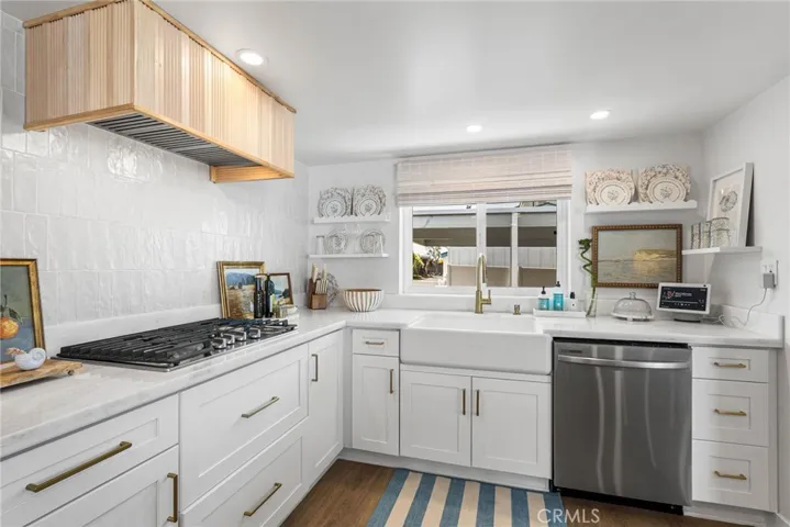 8 Saratoga, Newport Beach, California 92660
