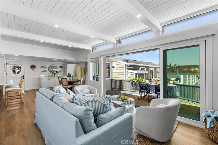 8 Saratoga, Newport Beach, California 92660