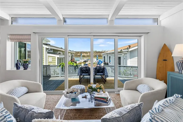 8 Saratoga, Newport Beach, California 92660