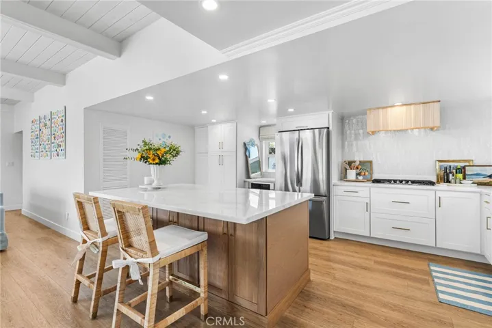 8 Saratoga, Newport Beach, California 92660