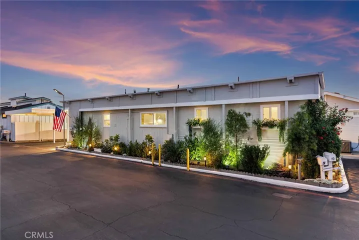 8 Saratoga, Newport Beach, California 92660