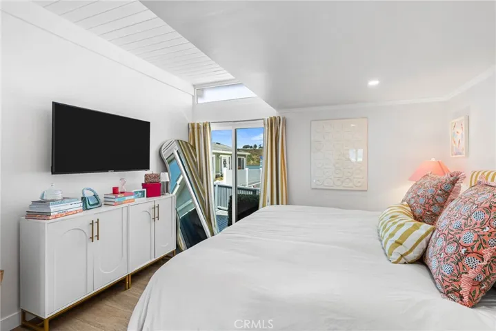 8 Saratoga, Newport Beach, California 92660