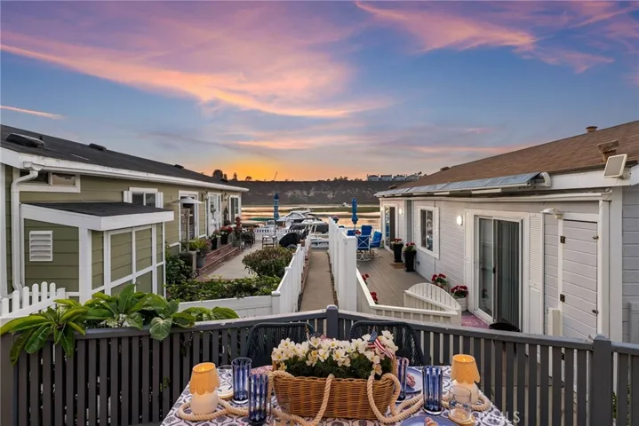 8 Saratoga, Newport Beach, California 92660