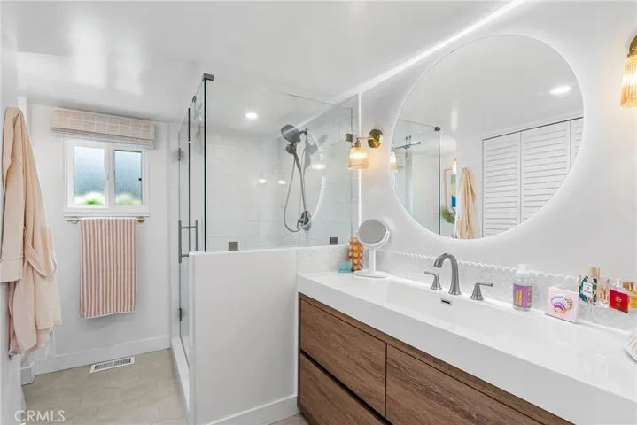 8 Saratoga, Newport Beach, California 92660