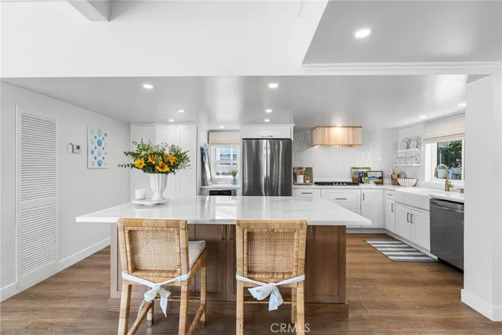 8 Saratoga, Newport Beach, California 92660