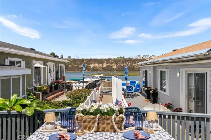 8 Saratoga, Newport Beach, California 92660