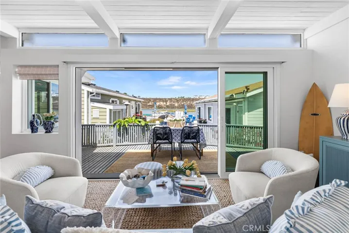 8 Saratoga, Newport Beach, California 92660