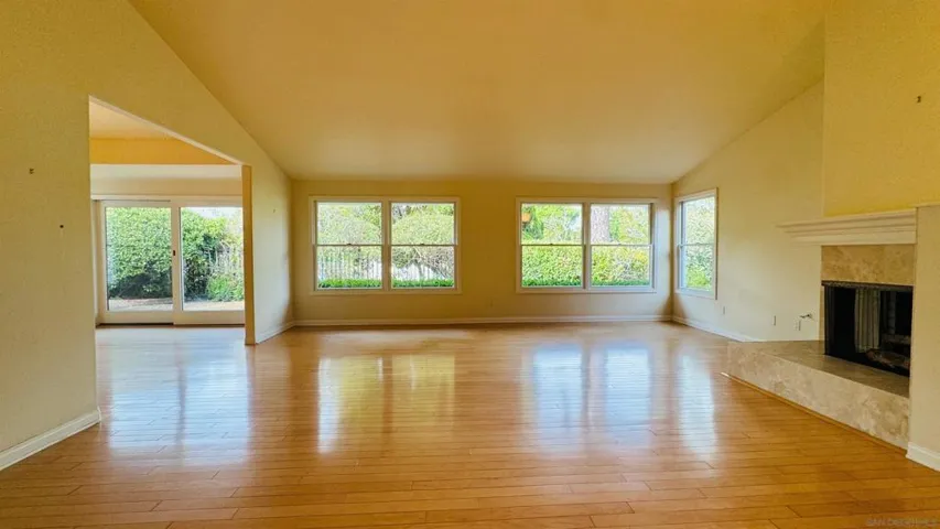 8223 Caminito Locayo, La Jolla, California 92037