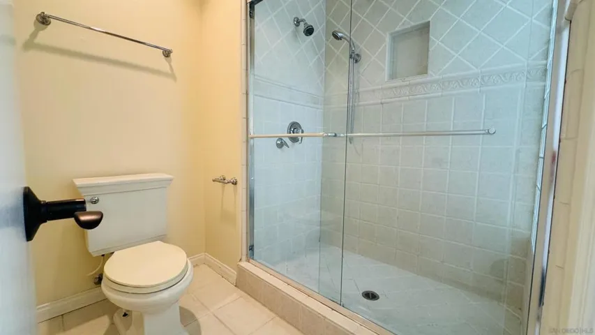 8223 Caminito Locayo, La Jolla, California 92037
