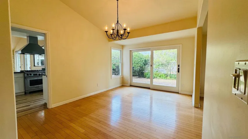 8223 Caminito Locayo, La Jolla, California 92037