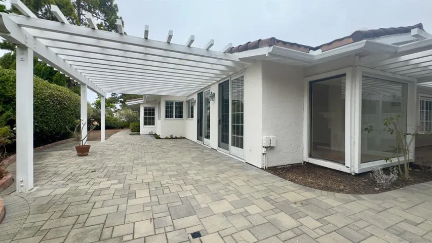 8223 Caminito Locayo, La Jolla, California 92037