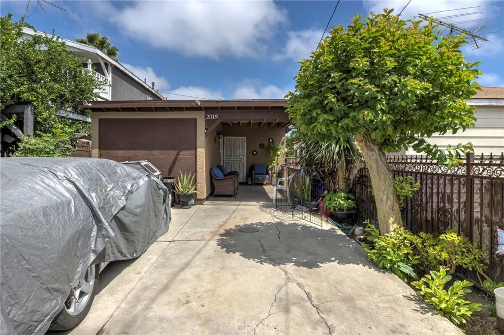 2019 E Shauer, Compton, California 90222 — photo 4