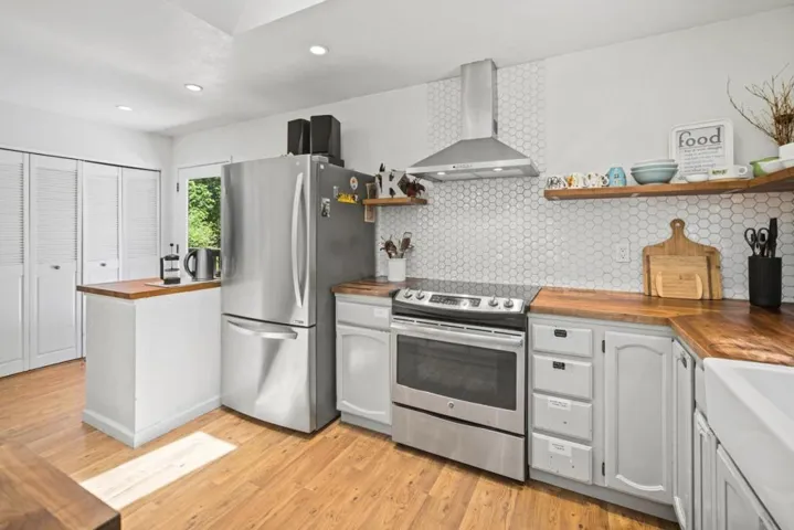 471 Country Estates Terrace, Santa Cruz, California 95060