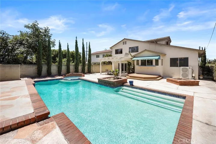 Great backyard for entertaining