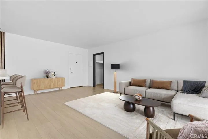 960 Larrabee, West Hollywood, California 90069