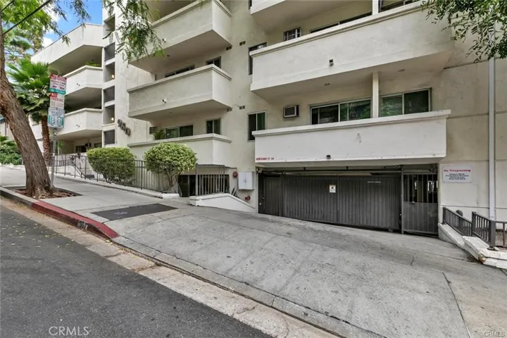 960 Larrabee, West Hollywood, California 90069