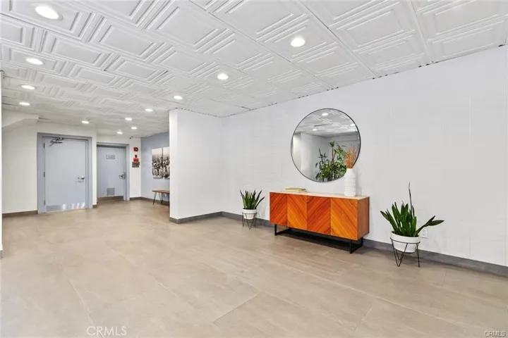960 Larrabee, West Hollywood, California 90069