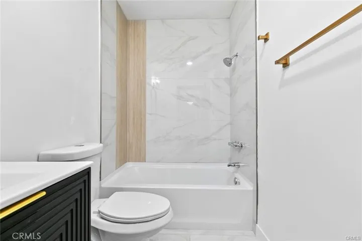 960 Larrabee, West Hollywood, California 90069