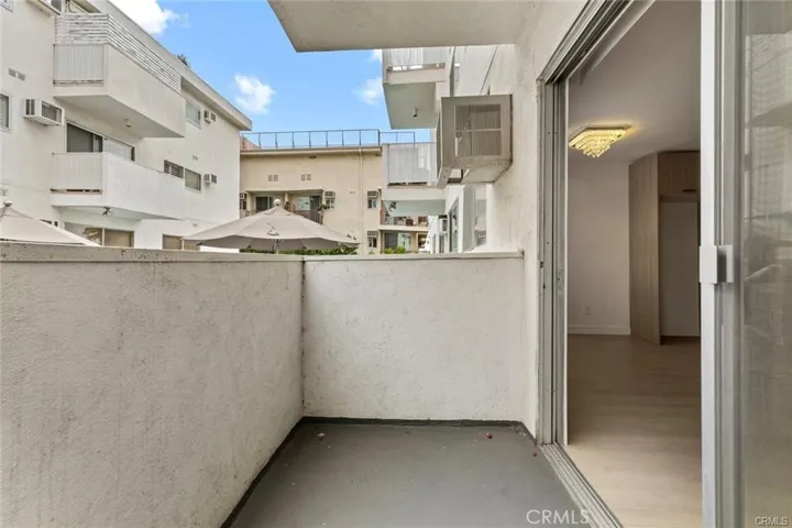 960 Larrabee, West Hollywood, California 90069