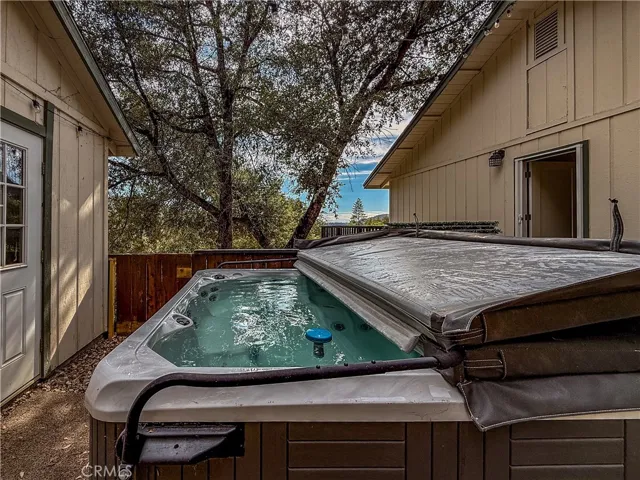 51591 Ponderosa Way, Oakhurst, California 93644